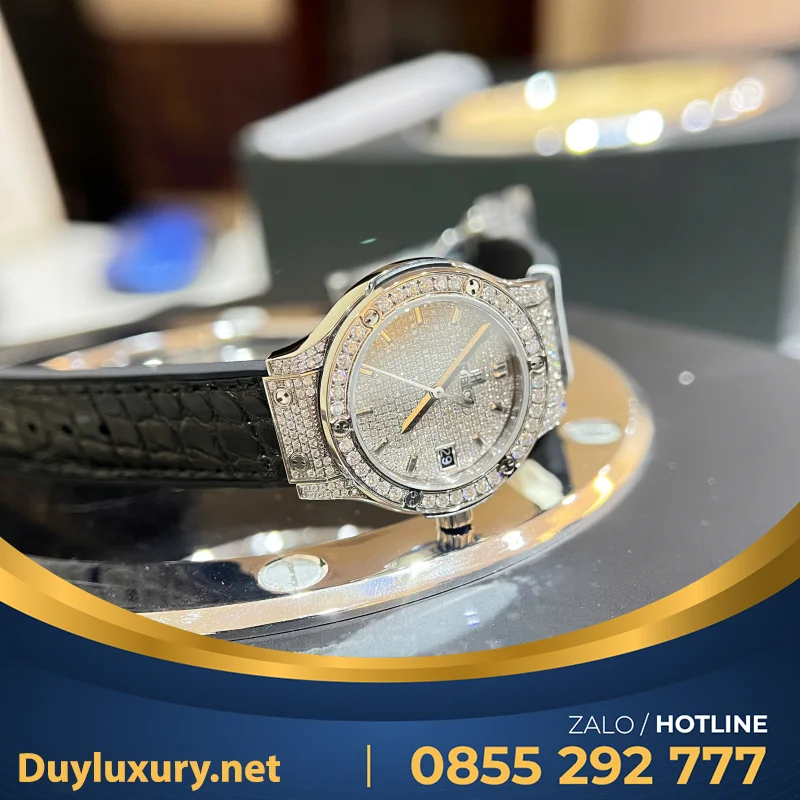 Đồng Hồ Hublot Nữ Màu Đen Đính Full Kim Cương Moissanite 33Mm