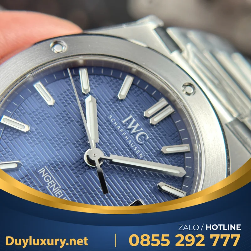 Đồng hồ IWC Ingenieur IW328907 Rep 11 mặt xanh blue dây kim loại xưởng V7 40mm