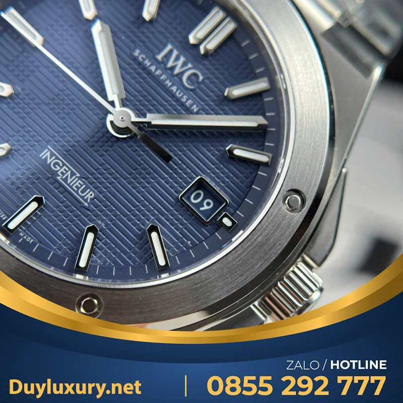 Đồng hồ IWC Ingenieur IW328907 Rep 11 mặt xanh blue dây kim loại xưởng V7 40mm