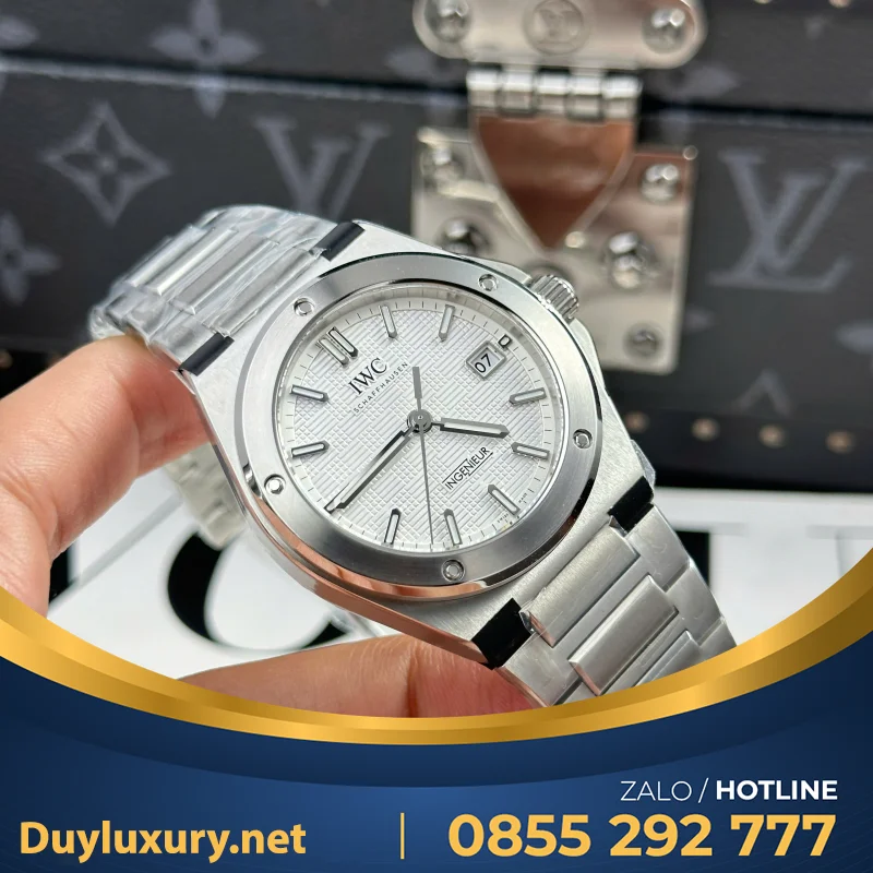 Đồng hồ IWC Ingenieur IW328907 Rep 11 mặt xanh white dây kim loại xưởng V7 40mm