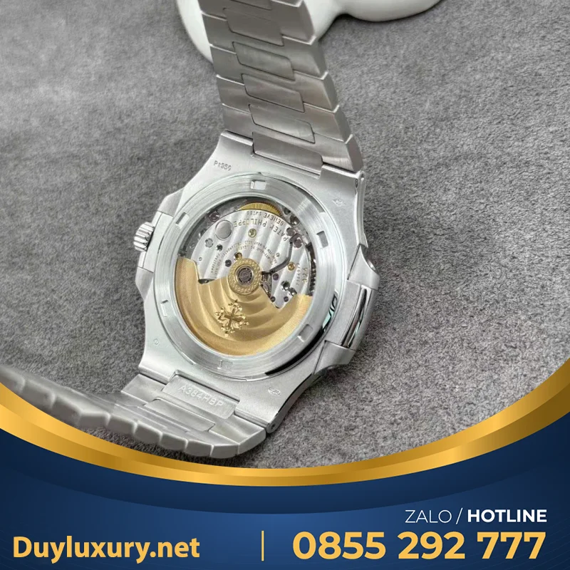 Đồng hồ Patek Philippe Nautilus 5711/110P Chế Tác Platinum Baguette Diamond