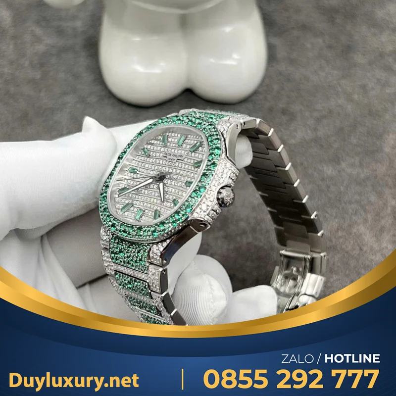Đồng Hồ Patek Philippe Nautilus 7118 Chế Tác Vàng Trắng Full Kim Cương Thiên Nhiên 35.2mm
