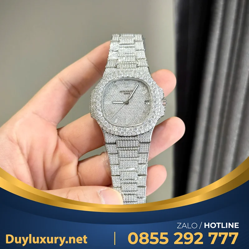 Đồng Hồ Patek Philippe Nautilus 7118 Đính Full Kim Cương Nhân Tạo Moissanite 35.2mm