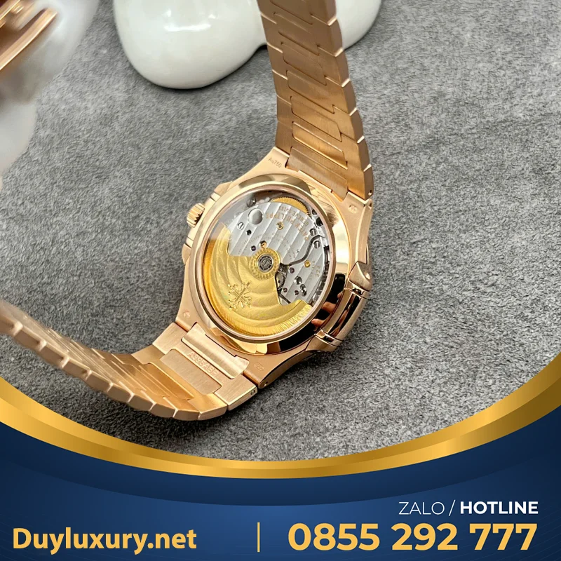 Đồng Hồ Patek Philippe Replica Nautilus 7010 Mặt Trắng Dành Cho Nữ Gr Factory 32Mm