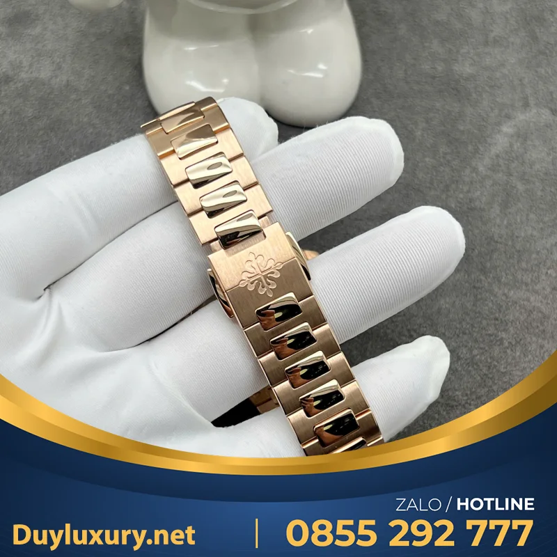 Đồng Hồ Patek Philippe Replica Nautilus 7010 Mặt Trắng Dành Cho Nữ Gr Factory 32Mm