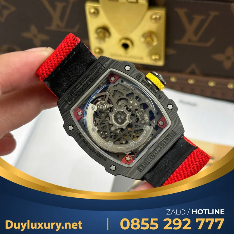 Đồng Hồ Richard Mille Chế Tác Rm67-02 Vỏ Carbon Siêu Mỏng Siêu Nhẹ 37 Grams 38.7×47.52Mm