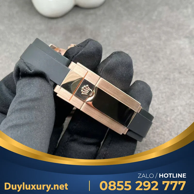 Đồng Hồ Rolex Daytona Mặt Thiên Thạch Chế Tác Bọc Vàng Thật + Đính Kim Cương Baguette 40mm