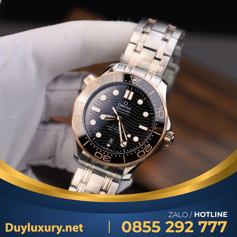 Đồng Hồ Omega Rep 11 Seamaster Diver 300M Chronograph Demi Vàng Hồng Mặt Đen N1 44mm