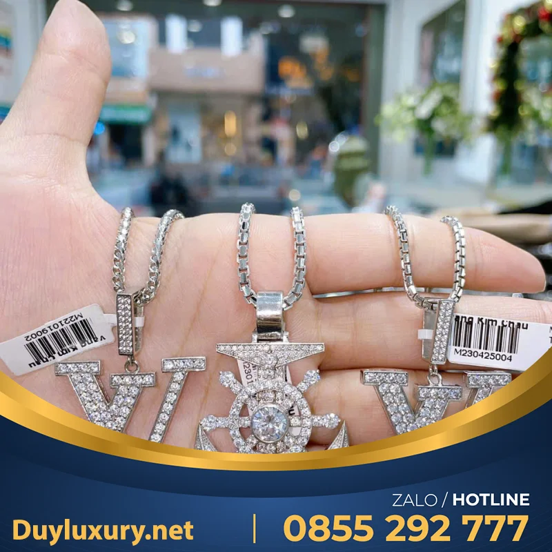 Vòng Cổ Nam Thiết Kế