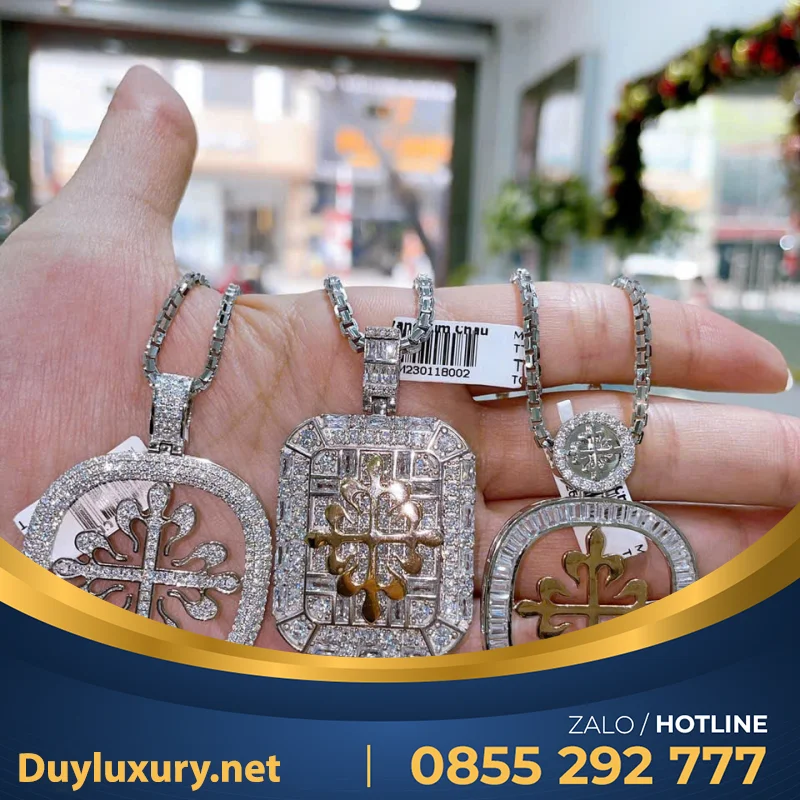 Vòng Cổ Nam Thiết Kế