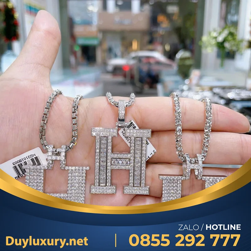 Vòng Cổ Nam Thiết Kế