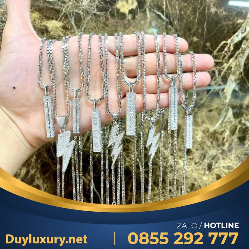 Vỏng Cổ Thiết Kế Vàng 10K Moissanite